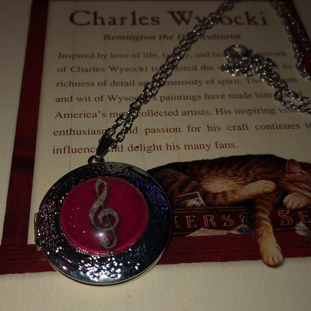 Musical note locket - Picture 4 of 4